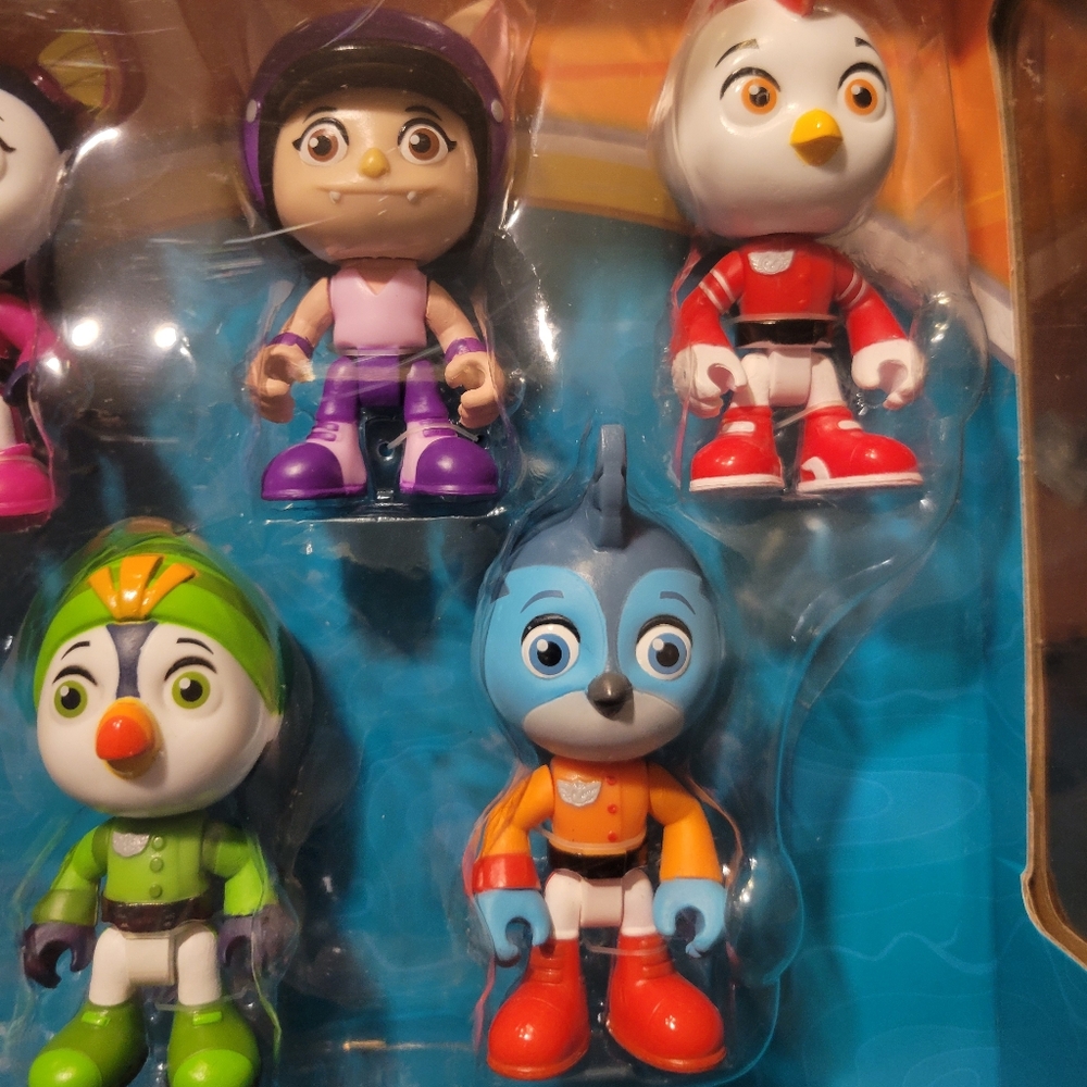 Top Wing Figures - Picture 4 of 4